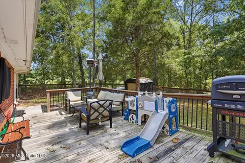 Exterior - 185 Vine Dr, Brandon, MS 39047 photo 6 of 7