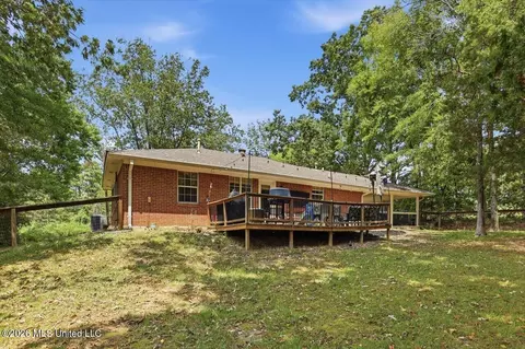 Exterior - 185 Vine Dr, Brandon, MS 39047 photo 4 of 7