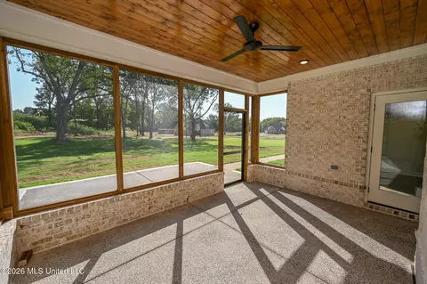 Exterior - 124 Oakworth Dr, Hernando, MS 38632 photo 6 of 8