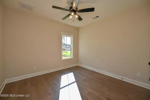 Bedroom - 124 Oakworth Dr, Hernando, MS 38632 photo 6 of 6