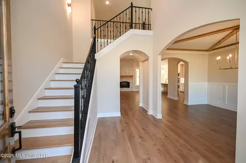 Entry Way - 124 Oakworth Dr, Hernando, MS 38632 photo 1 of 2