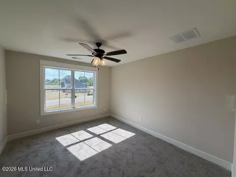 Bedroom - 124 Oakworth Dr, Hernando, MS 38632 photo 3 of 4