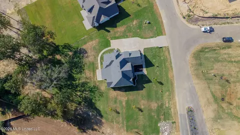 View/Area - 124 Oakworth Dr, Hernando, MS 38632 photo 1 of 2