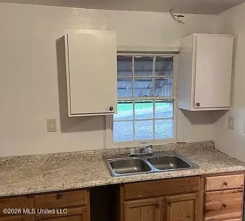 984 Winn St, Jackson, MS 39204 photo 2
