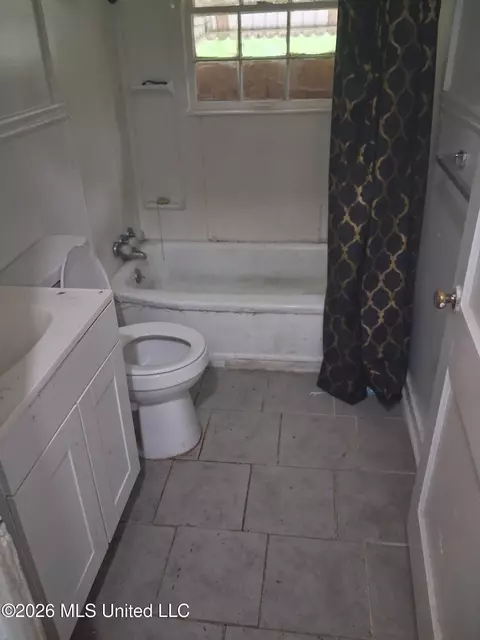 984 Winn St, Jackson, MS 39204 photo 6