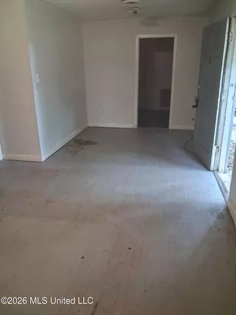 984 Winn St, Jackson, MS 39204 photo 4