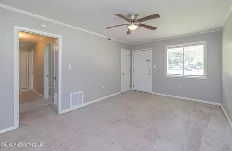 Living - 604 Queen Melissa Ln, Jackson, MS 39209 photo 1 of 3