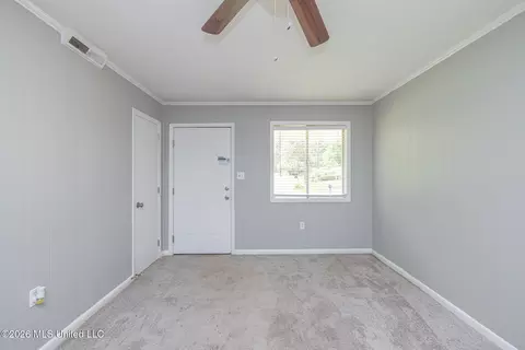 Living - 604 Queen Melissa Ln, Jackson, MS 39209 photo 3 of 3