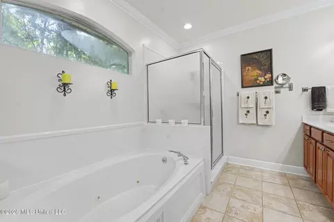 Bath - 5562 E Diamondhead Dr, Diamondhead, MS 39525 photo 3 of 4