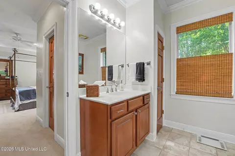 Bath - 5562 E Diamondhead Dr, Diamondhead, MS 39525 photo 1 of 4