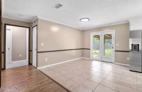 Entry Way - 147 Oak Park Dr, Forest, MS 39074 photo 1 of 3