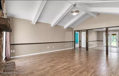 Living - 147 Oak Park Dr, Forest, MS 39074 photo 1 of 3
