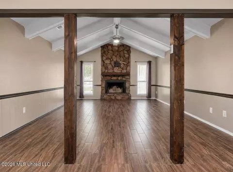 Living - 147 Oak Park Dr, Forest, MS 39074 photo 3 of 3