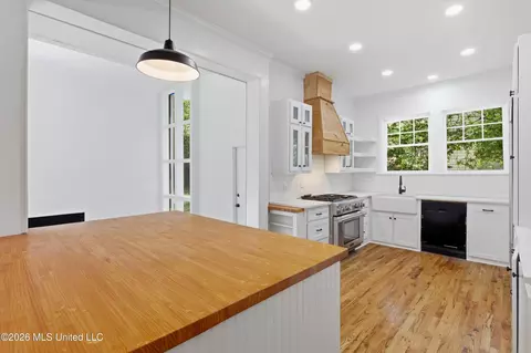 Kitchen - 969 SW Carlisle St, Jackson, MS 39202 photo 1 of 4