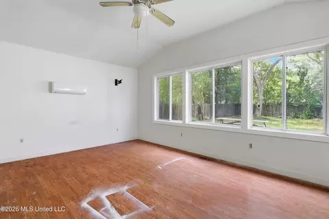 Living - 969 SW Carlisle St, Jackson, MS 39202 photo 9 of 9