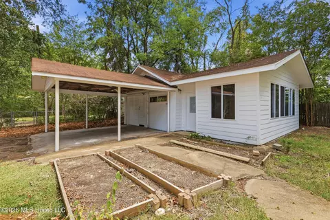 Exterior - 969 SW Carlisle St, Jackson, MS 39202 photo 9 of 9