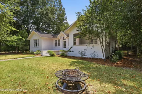 Exterior - 969 SW Carlisle St, Jackson, MS 39202 photo 3 of 9