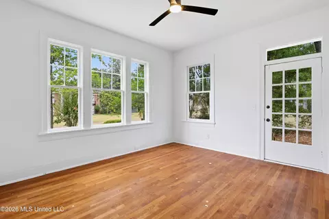 Living - 969 SW Carlisle St, Jackson, MS 39202 photo 8 of 9