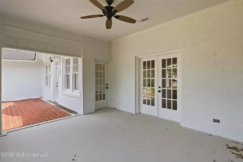 Exterior - 969 SW Carlisle St, Jackson, MS 39202 photo 6 of 9