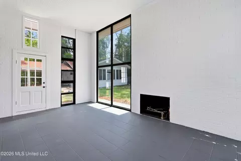 Living - 969 SW Carlisle St, Jackson, MS 39202 photo 4 of 9
