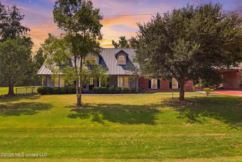 26560 Camille Dr, Pass Christian, MS 39571