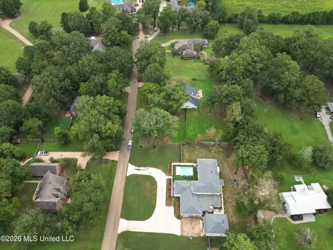 101 Saddle Creek Cv, Canton, MS 39046