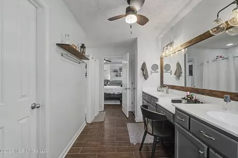 Entry Way - 74 Lyla Cv, Hernando, MS 38632 photo 3 of 3