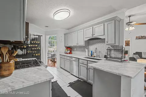 Kitchen - 74 Lyla Cv, Hernando, MS 38632 photo 1 of 3
