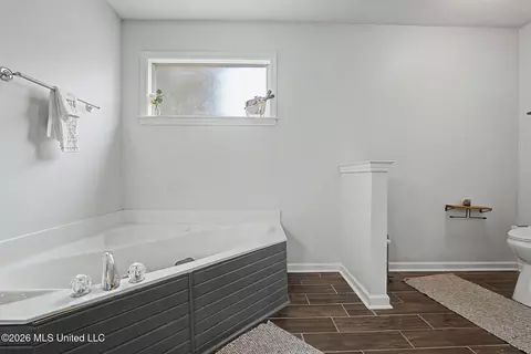 Bath - 74 Lyla Cv, Hernando, MS 38632 photo 2 of 3