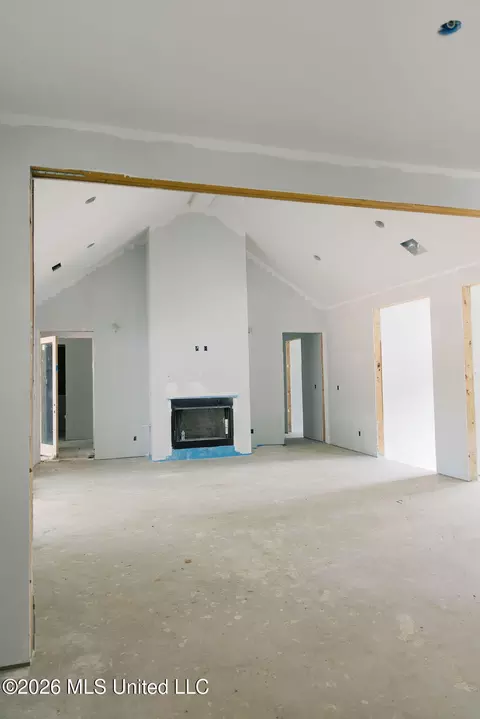 Living - 1582 Ella Cv, Hernando, MS 38632 photo 4 of 4