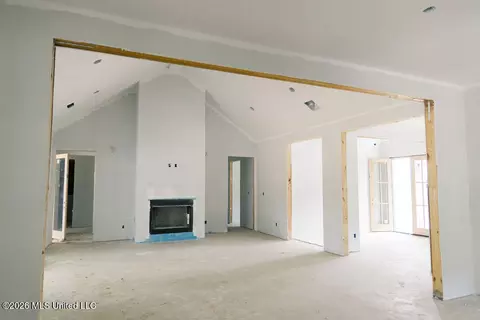 Living - 1582 Ella Cv, Hernando, MS 38632 photo 3 of 4
