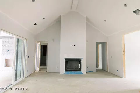 Living - 1582 Ella Cv, Hernando, MS 38632 photo 2 of 4
