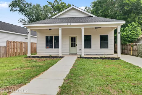 828 Regnault Ave, Gulfport, MS 39501