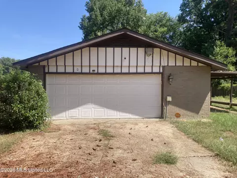 Exterior - 5856 Cypress Trl, Jackson, MS 39211 photo 2 of 3