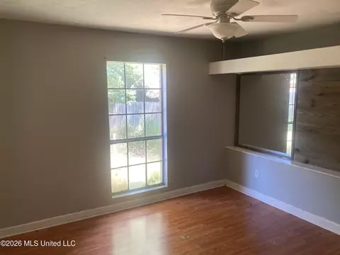 Living - 5856 Cypress Trl, Jackson, MS 39211 photo 1 of 3