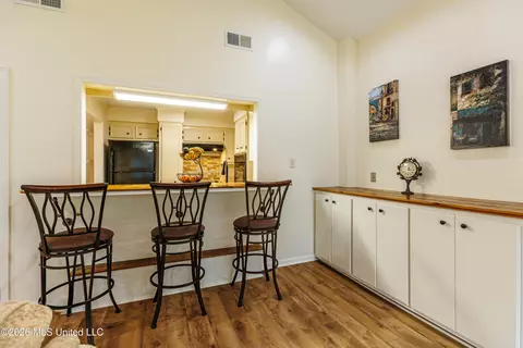 Dining - 1480 Westbrook Rd, Jackson, MS 39211 photo 3 of 3