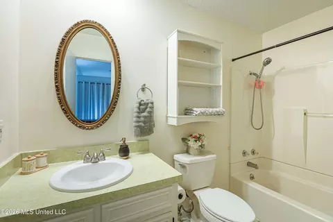 Bath - 1480 Westbrook Rd, Jackson, MS 39211 photo 2 of 2