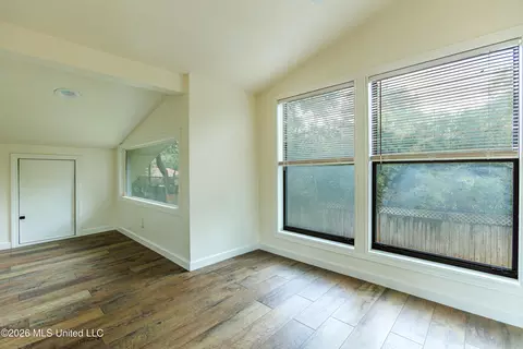 Living - 1480 Westbrook Rd, Jackson, MS 39211 photo 4 of 4