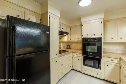 Kitchen - 1480 Westbrook Rd, Jackson, MS 39211 photo 1 of 2