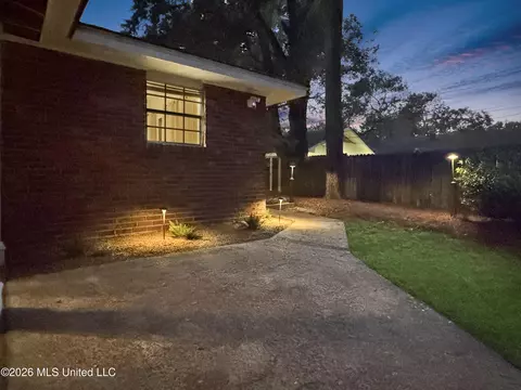 Exterior - 1480 Westbrook Rd, Jackson, MS 39211 photo 15 of 20