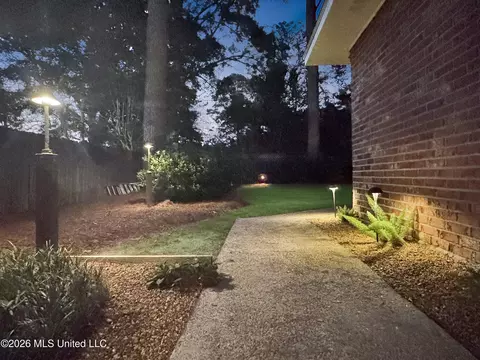 Exterior - 1480 Westbrook Rd, Jackson, MS 39211 photo 12 of 20