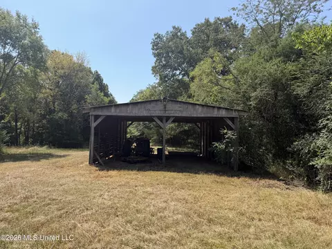 390 Springfield Rd, Senatobia, MS 38668 photo 4