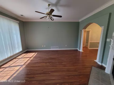 Living - 13165 Coldwater Dr, Olive Branch, MS 38654 photo 3 of 4
