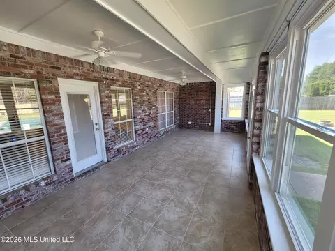 Exterior - 13165 Coldwater Dr, Olive Branch, MS 38654 photo 6 of 22