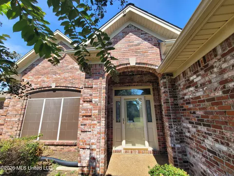 Exterior - 13165 Coldwater Dr, Olive Branch, MS 38654 photo 4 of 22