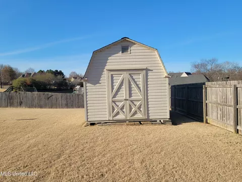 Exterior - 13165 Coldwater Dr, Olive Branch, MS 38654 photo 20 of 22