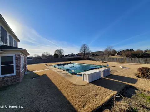Exterior - 13165 Coldwater Dr, Olive Branch, MS 38654 photo 19 of 22