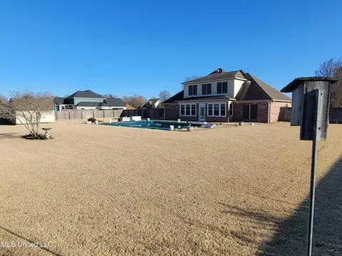Exterior - 13165 Coldwater Dr, Olive Branch, MS 38654 photo 15 of 22