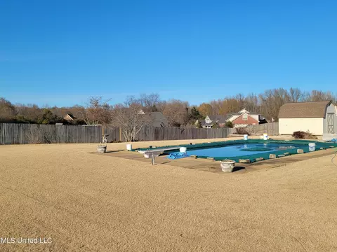 Exterior - 13165 Coldwater Dr, Olive Branch, MS 38654 photo 16 of 22