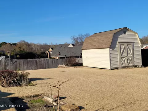 Exterior - 13165 Coldwater Dr, Olive Branch, MS 38654 photo 18 of 22